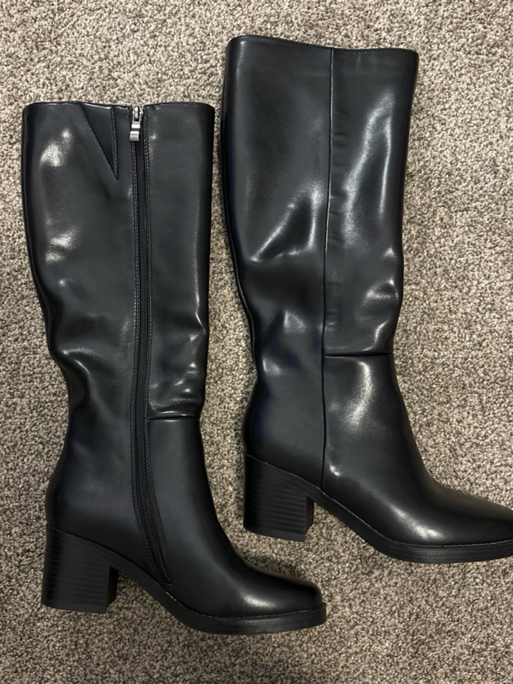 Classic Black Knee-High Block Heel Boots - Women's
